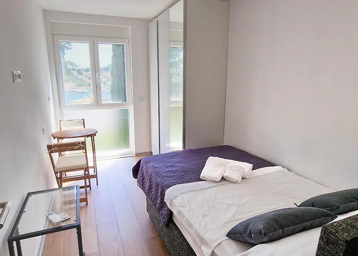 Aquamarine Deluxe Apartment