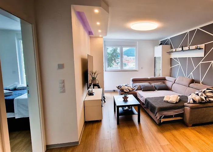 Aquamarine Deluxe Apartment